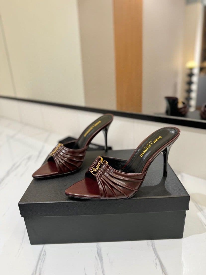 Saint Laurent Babylone Mules Bordeaux. – Moda
