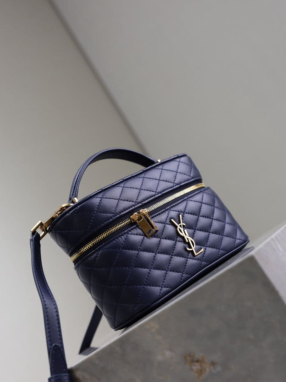 Saint Laurent Gaby Vanity Blue . – Moda