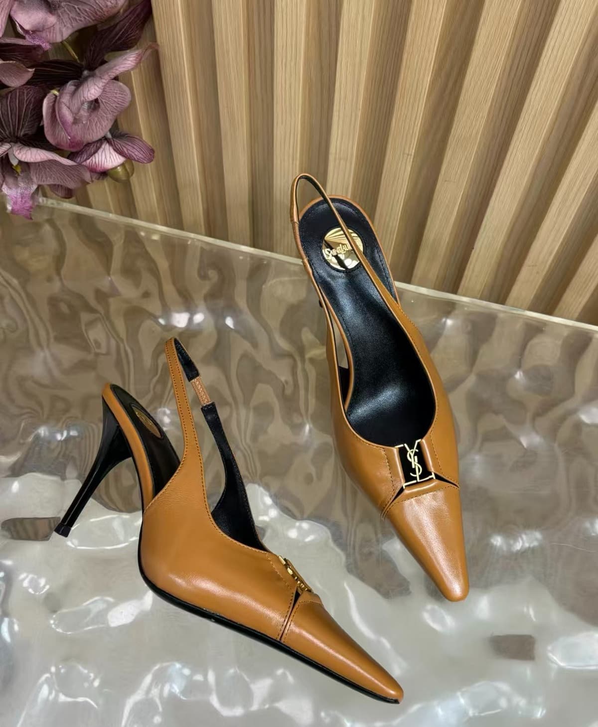 Scarpin Babylone Breteuil Saint Laurent. – Moda