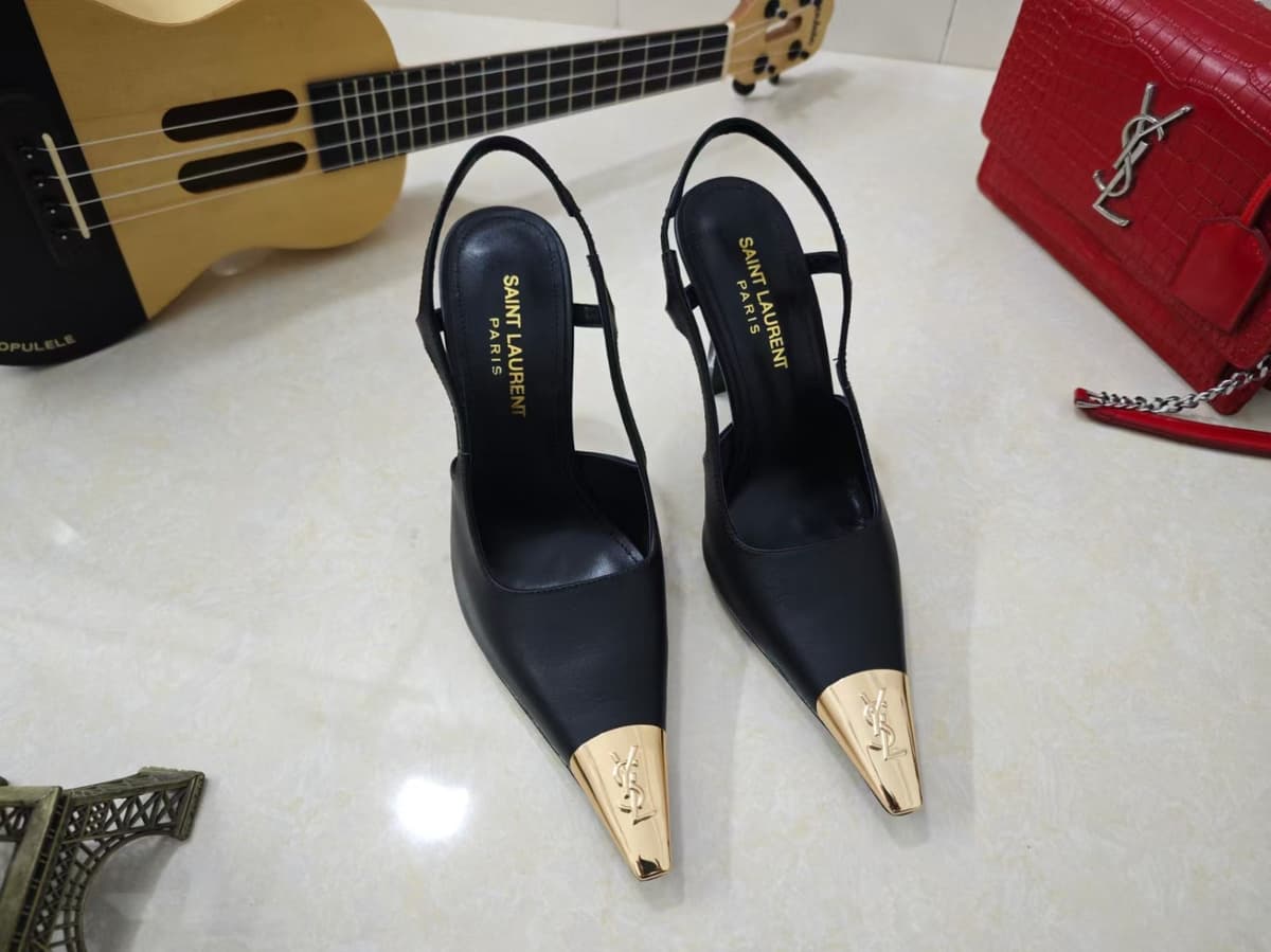 Saint Laurent Scarpin Slingback Jeanne Couro. – Moda