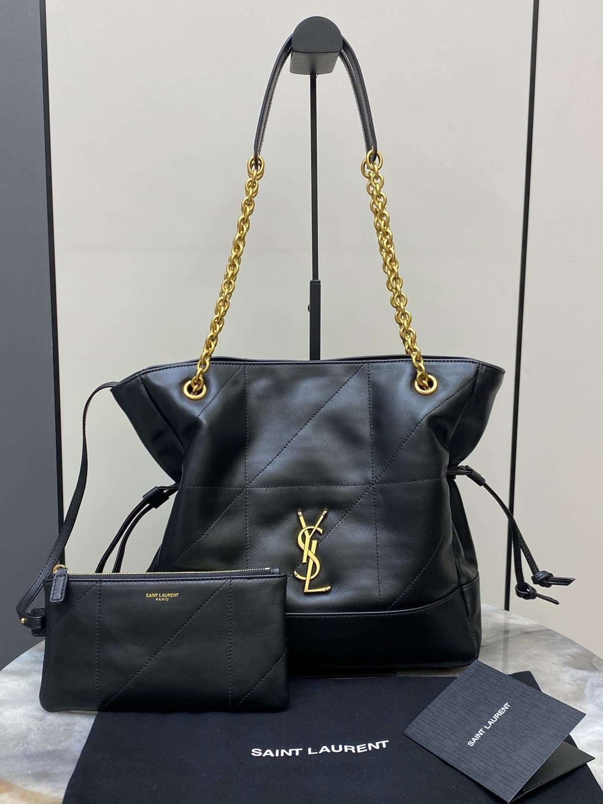 Saint Laurent Jamie 4.3 Shopping Tote Black Gold With Pouch – Moda