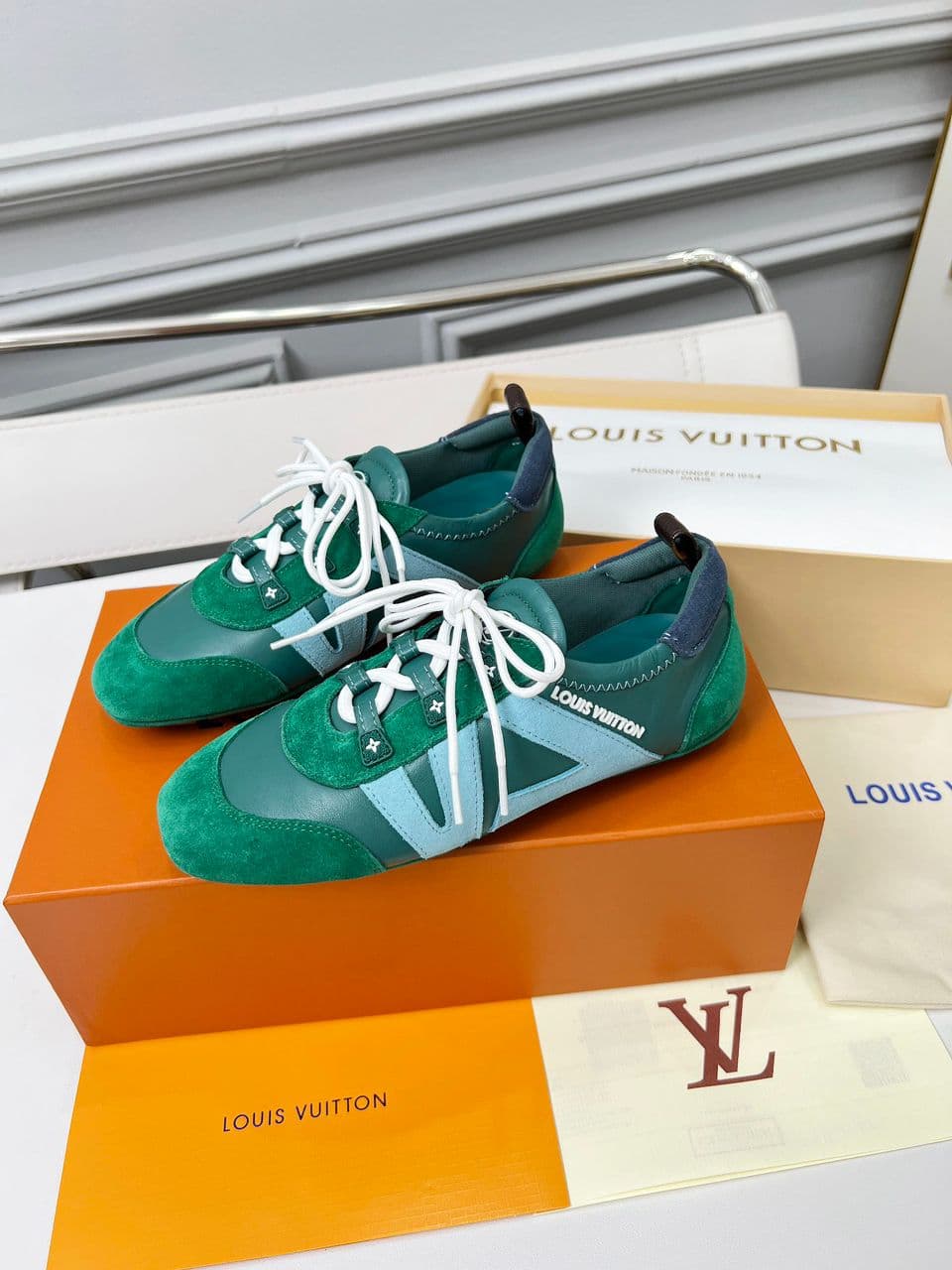 Sneakerina LV – Moda
