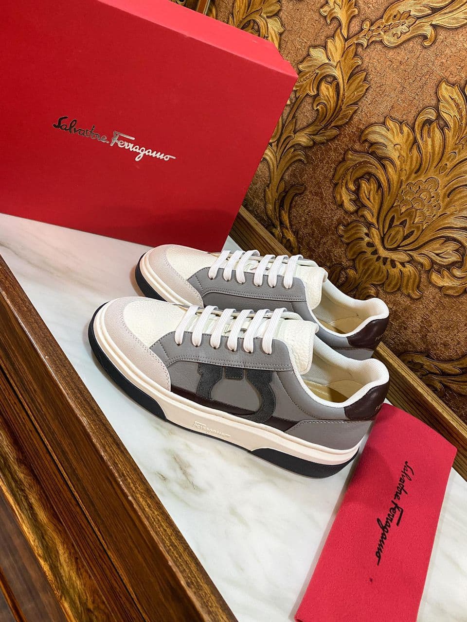 Tênis Ferragamo Gancini Leather – Moda