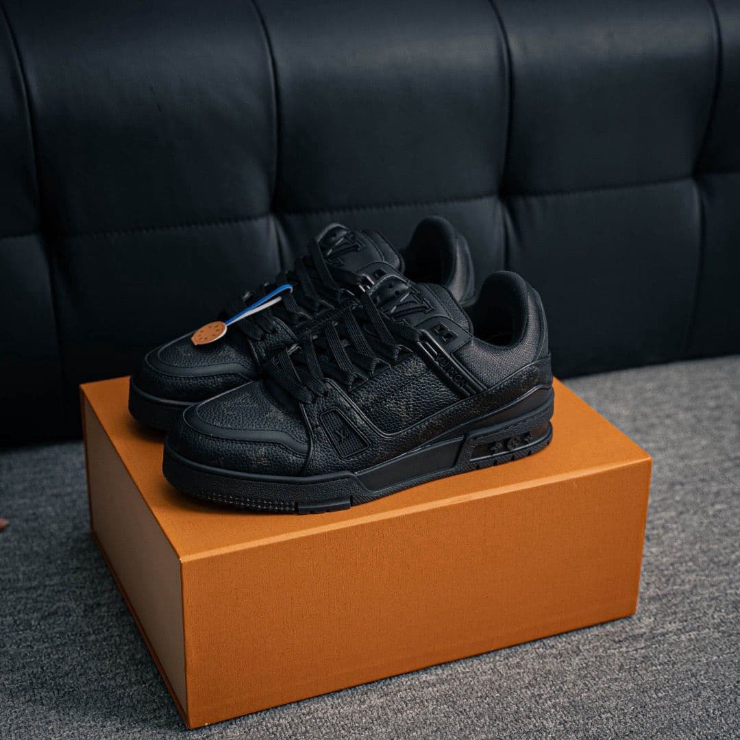 Trainer Black – Moda