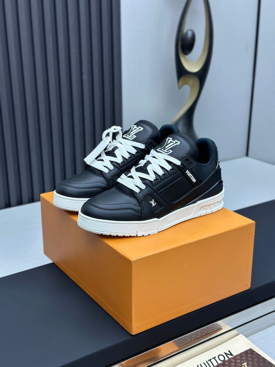Trainer Black White – Moda