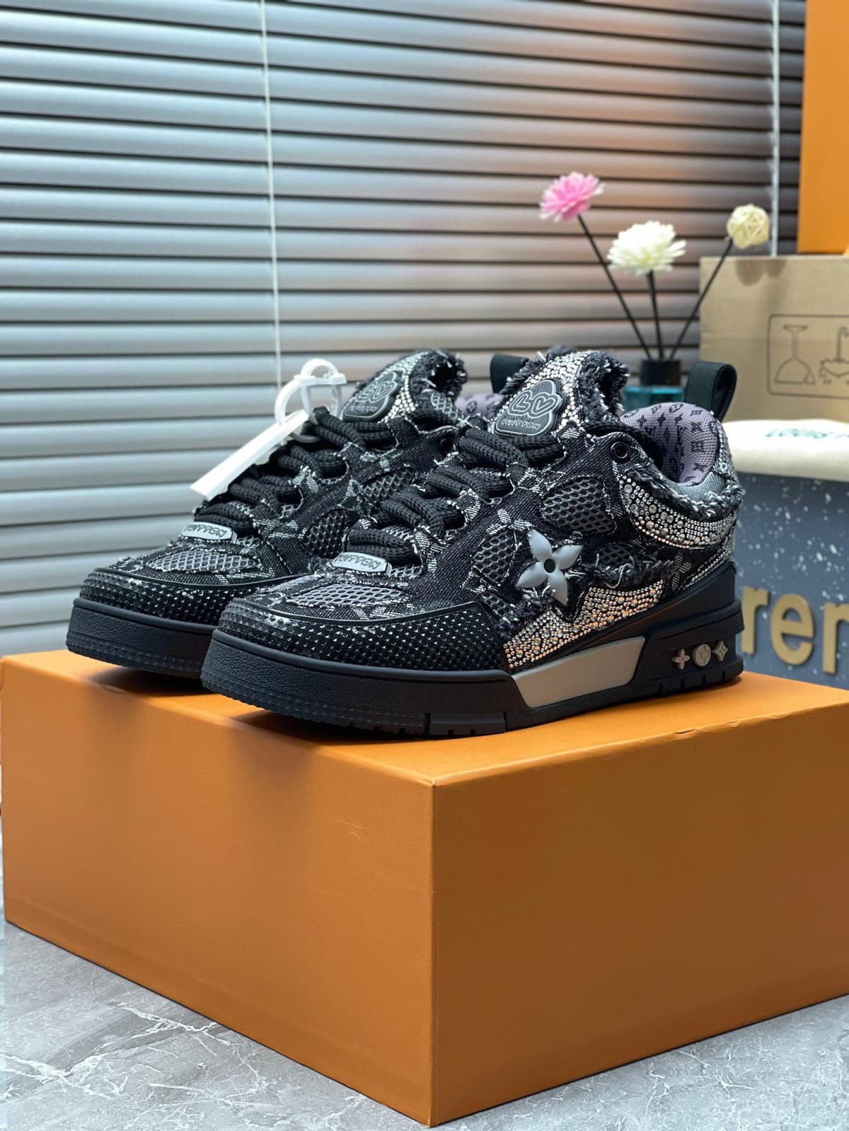 Trainer Skate Black Swarovski Monogran – Moda
