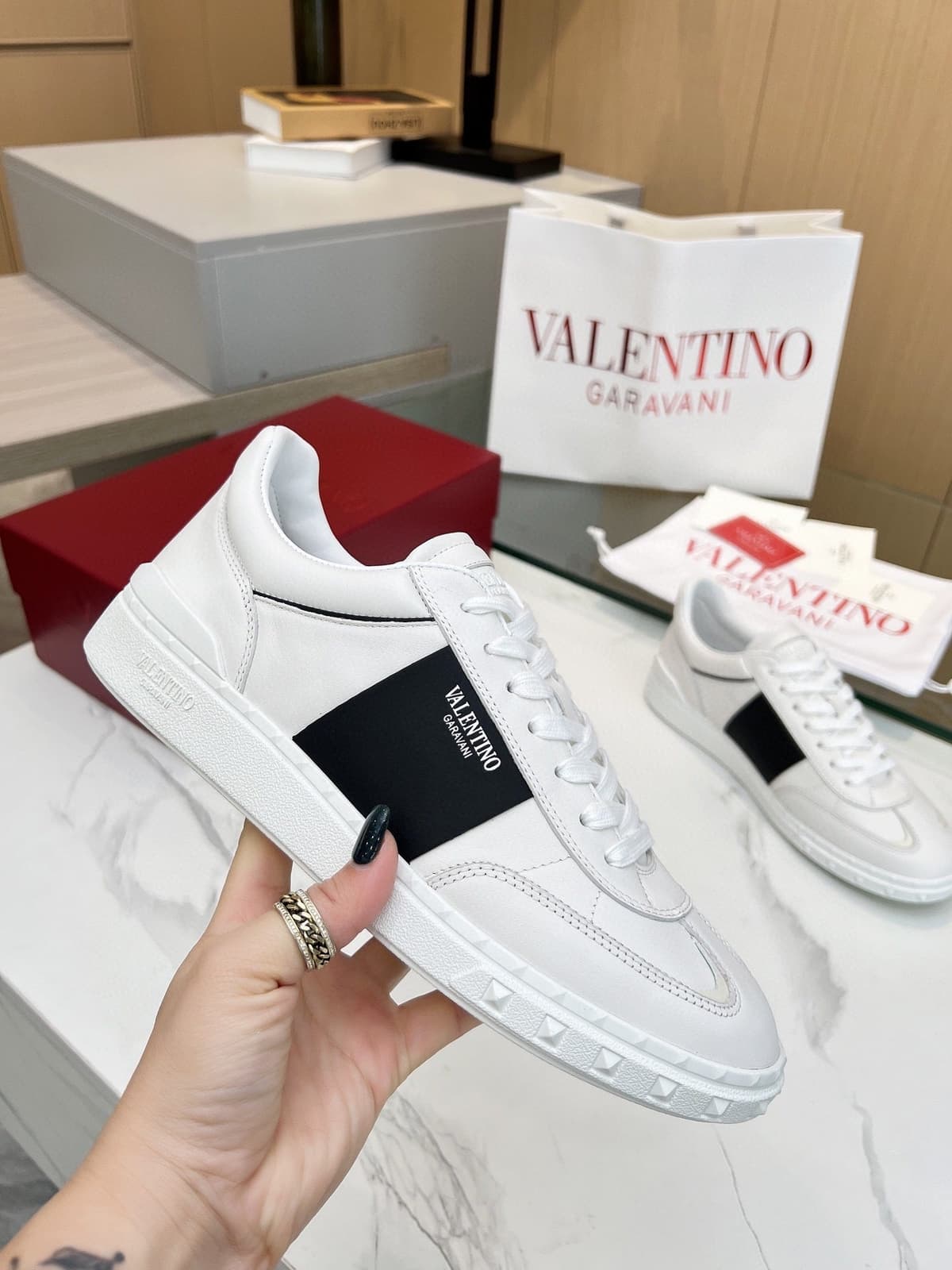 Valentino Garavani Upvillage – Moda