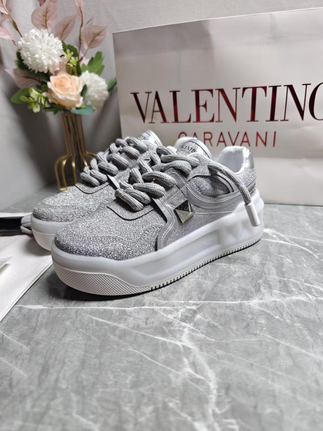 Valentino One Stud XL – Moda