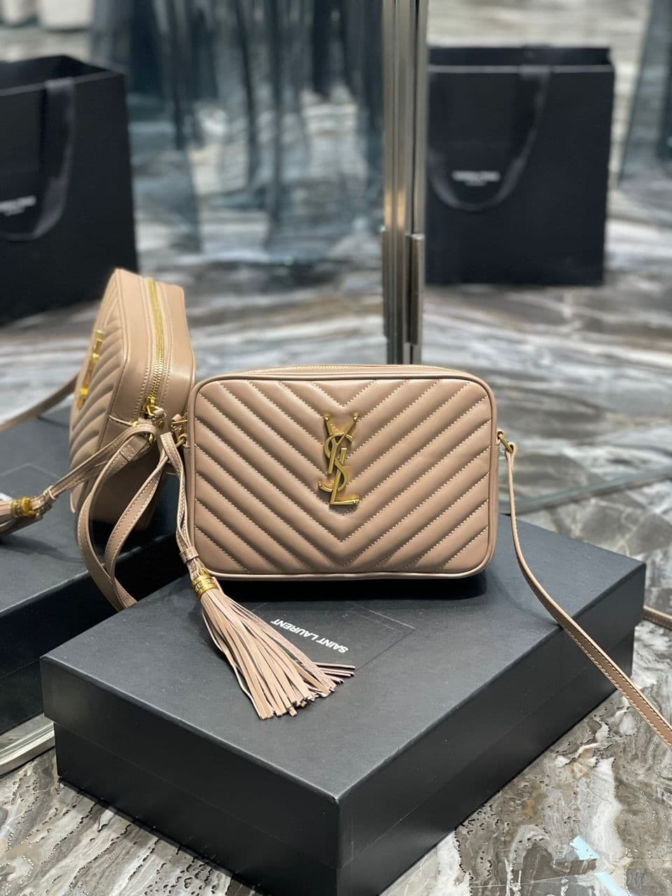 Yves Saint Laurent Bolsa Cámar Lou – Moda