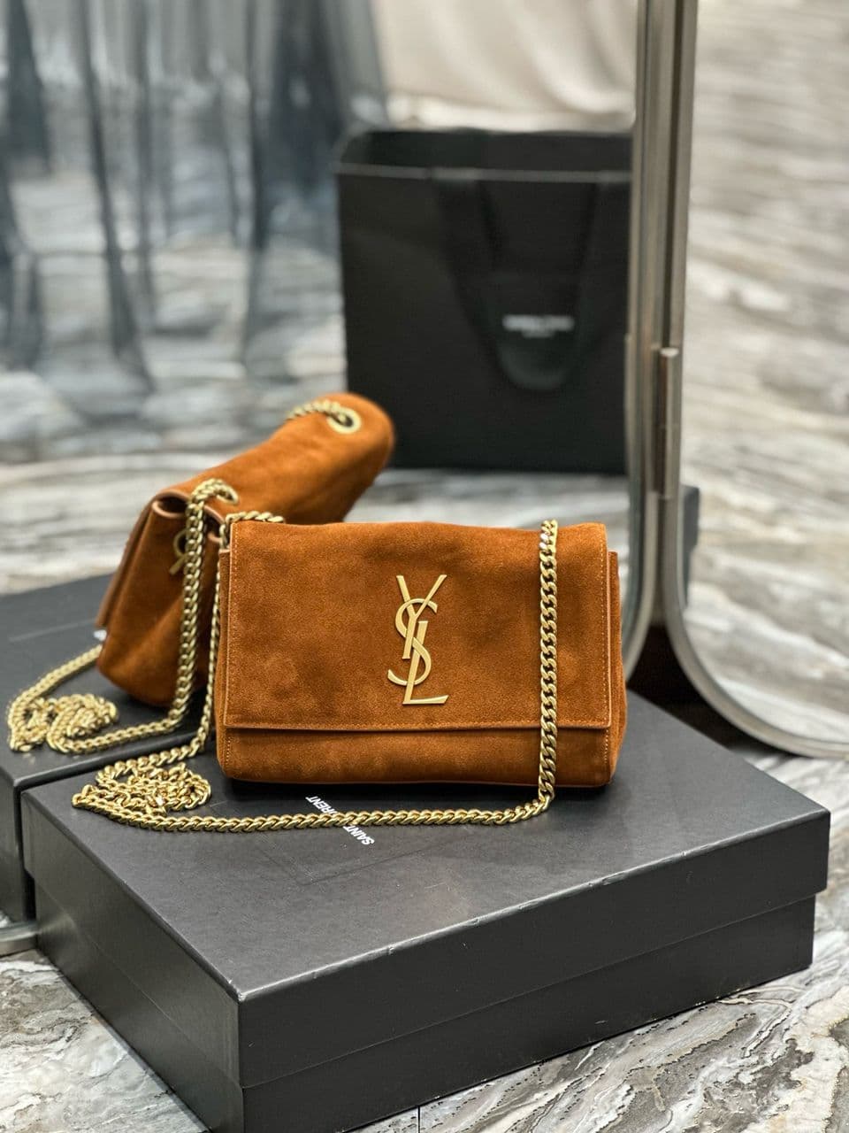 Yves Saint Laurent Kate Reverse Suede – Moda