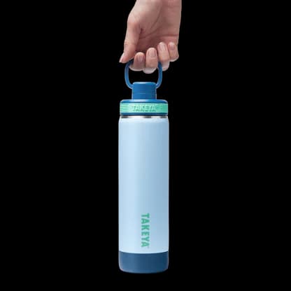 Cantil térmico takeya 51906 22oz/650ml blue raspberry