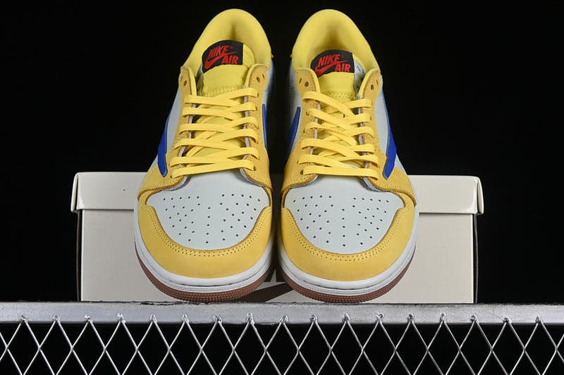 Jordan 1 Retro Low OG SP Travis Scott Canary.