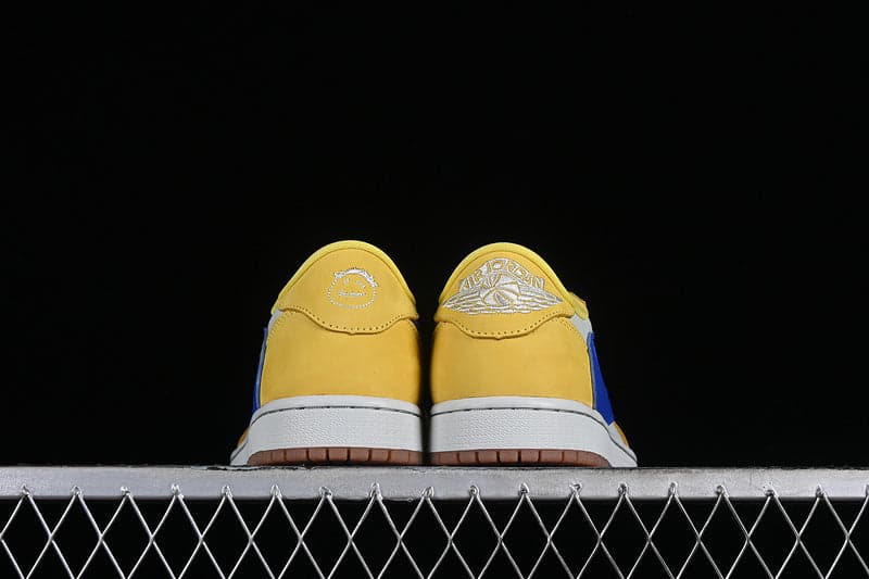 Jordan 1 Retro Low OG SP Travis Scott Canary.
