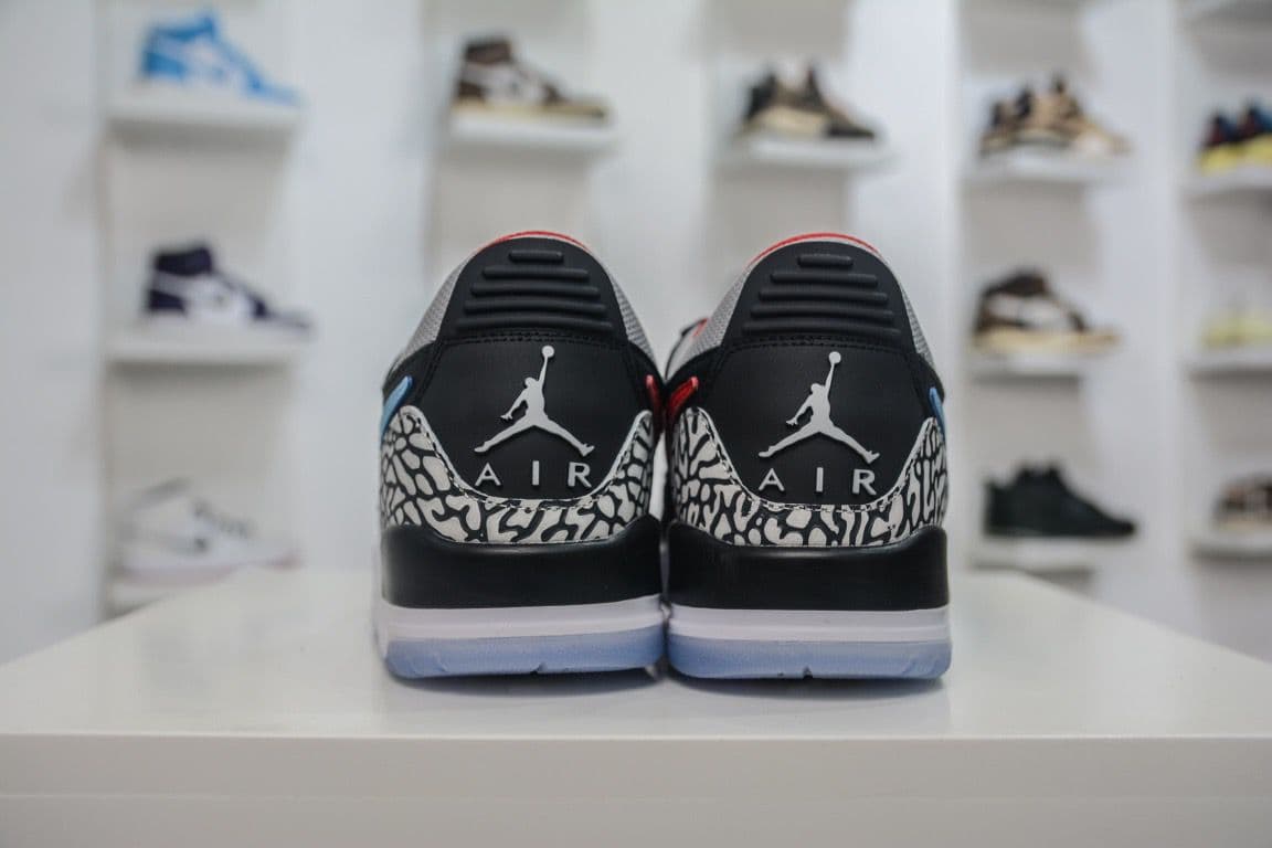 Jordan Tênis Air Legacy 312 Low na cor preta e Wolf Grey .