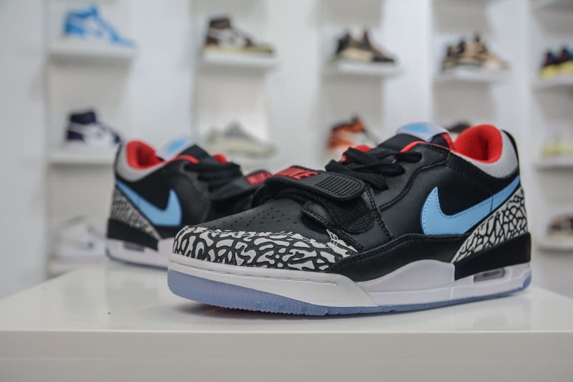 Jordan Tênis masculino Air Legacy 312 Low na cor preta e Wolf Grey .
