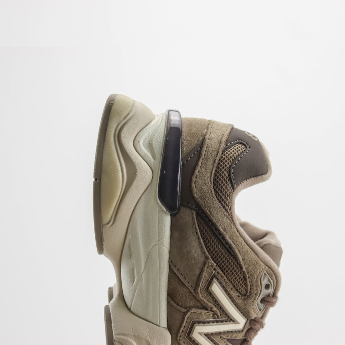 New Balance 9060 Mushroom Brown.
