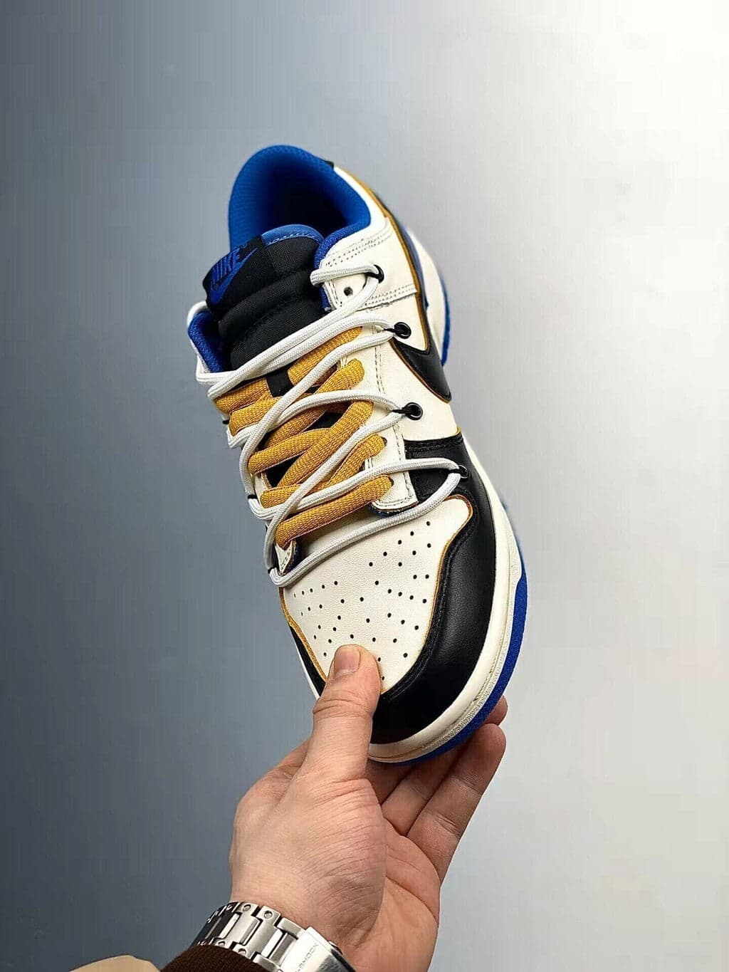 Nike Dunk Low Hyper Cobalt.