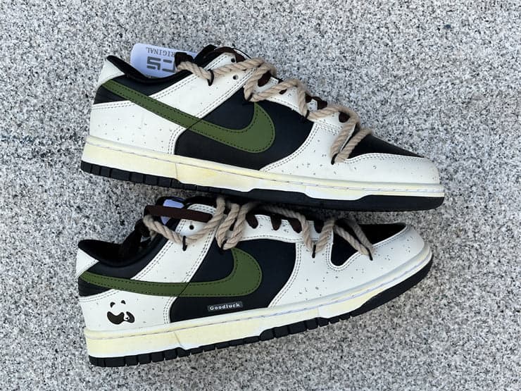 NIKE DUNK SB LOW PANDA Branco Preto e Verde.