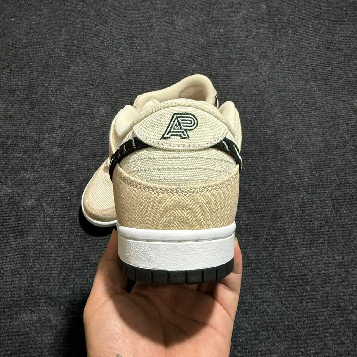 Nike SB Dunk Low x Albino & Preto "Pearl White"