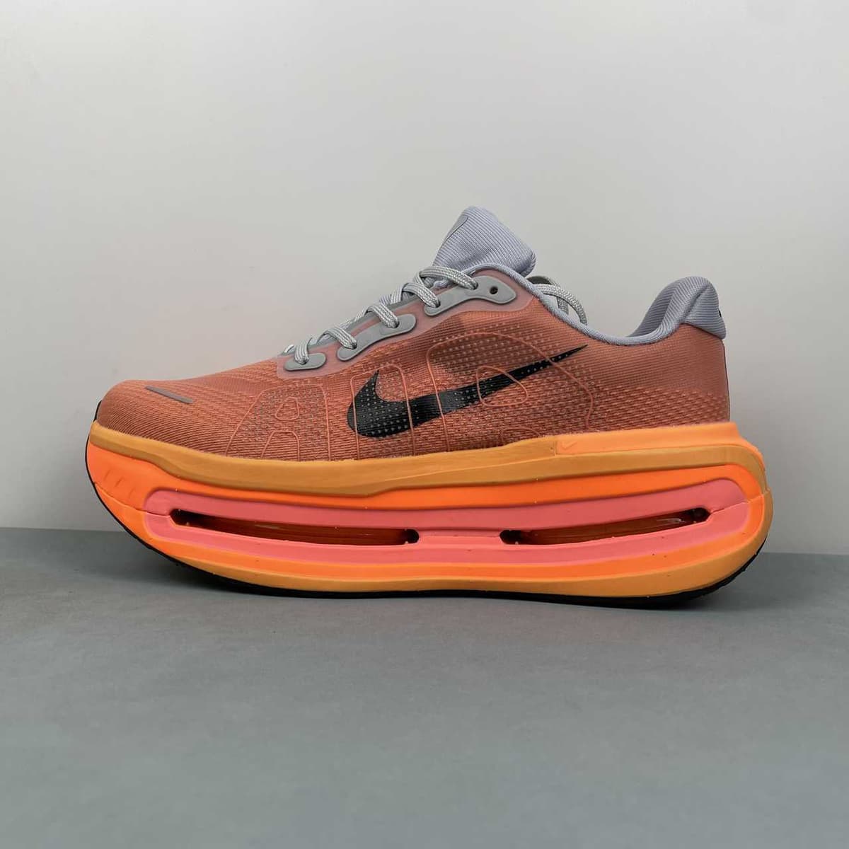 Nike Vomero Premium Orange Pink.
