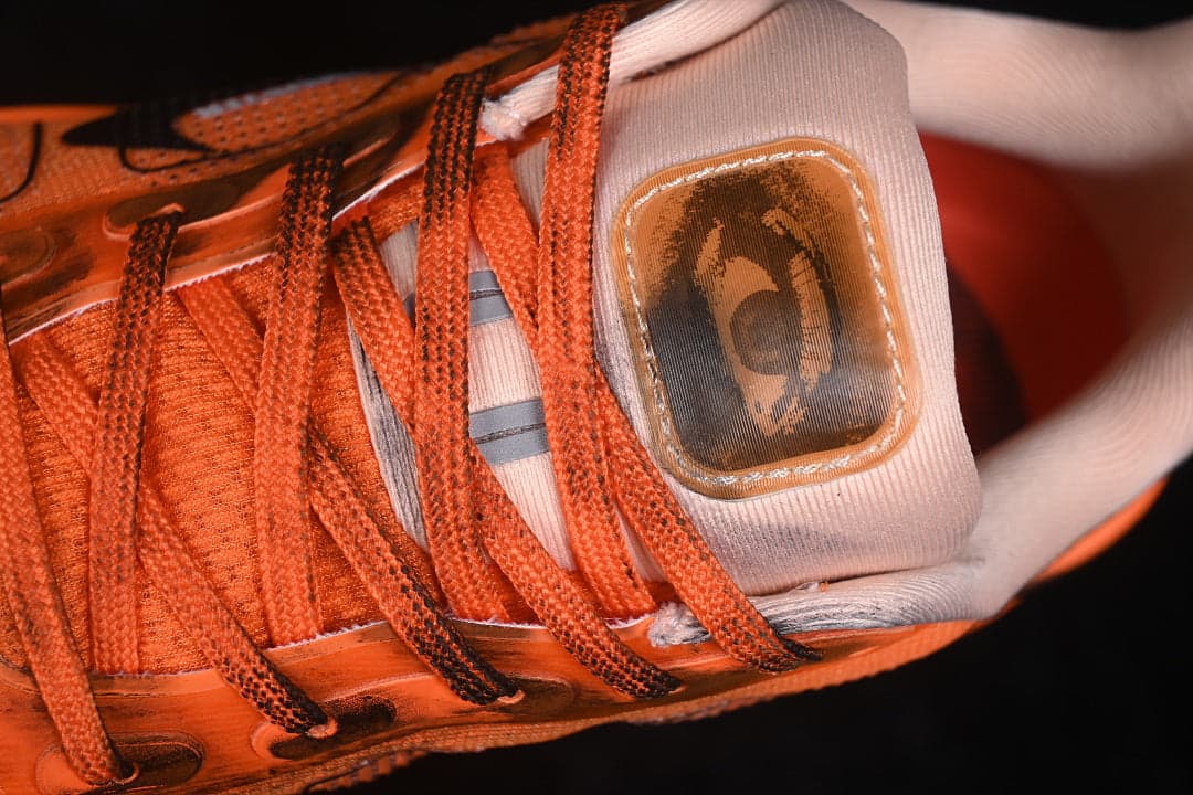 Nike Vomero Premium x Melitta Baumeister Total Orange Chalk .