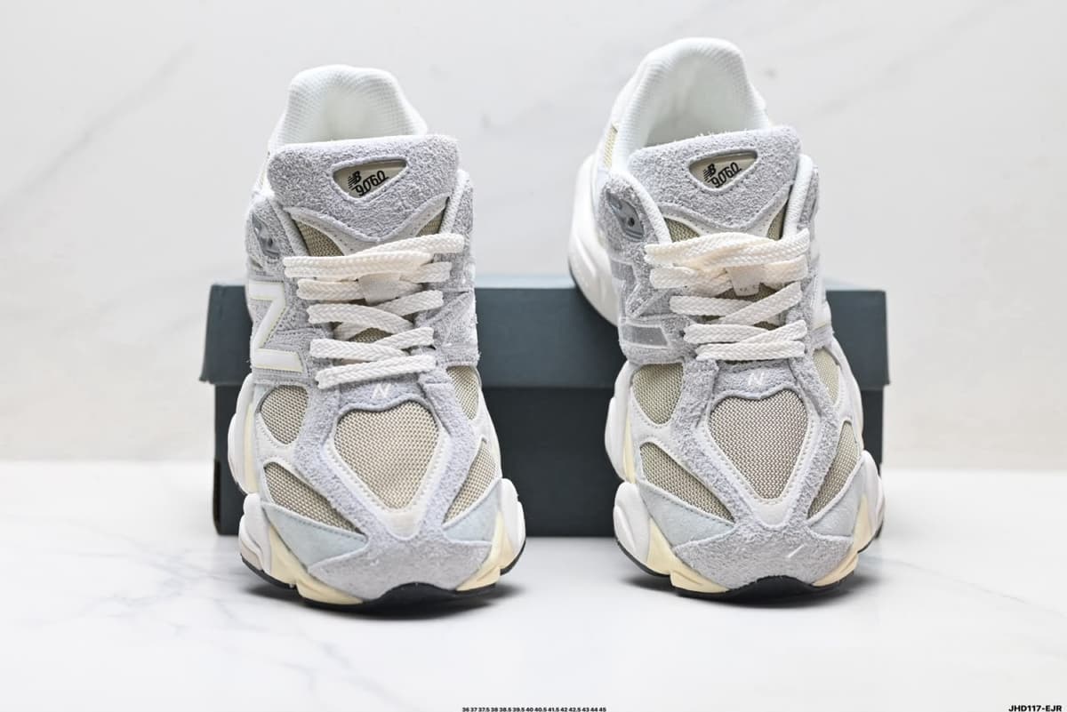 Tênis New Balance 9060 em Mesh e Camurça Off White .