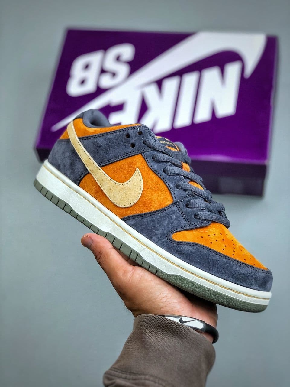 Nike SB Dunk Low Pro Carbon