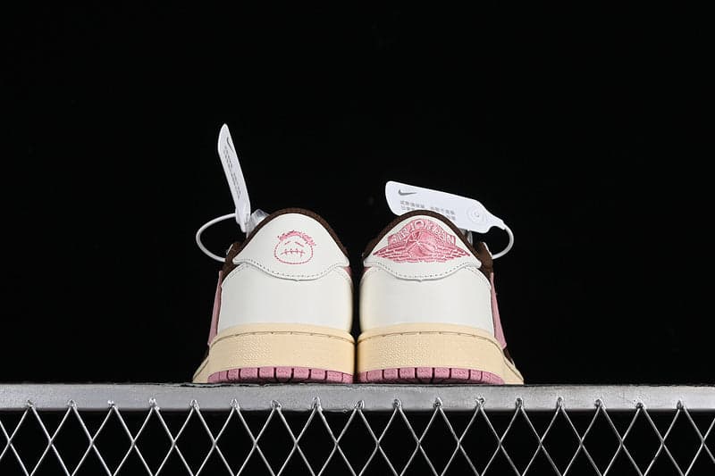 TRAVIS SCOTT X AIR JORDAN 1 LOW OG DARK PONY/PINK OXFORD
