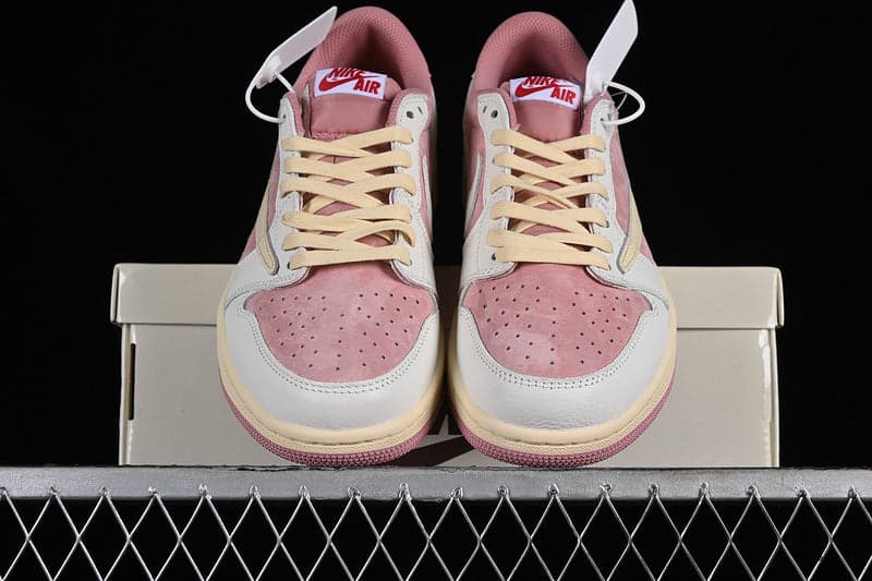 TRAVIS SCOTT X AIR JORDAN 1 LOW SHY PINK.
