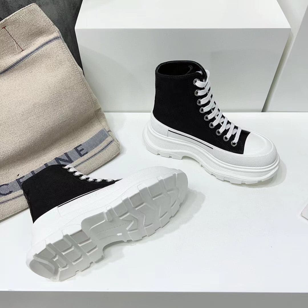 Alexander McQueen cano alto Tread slick