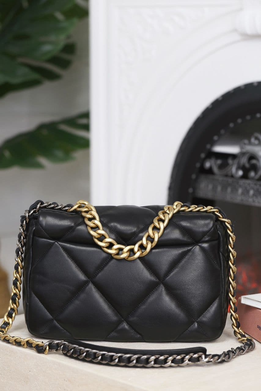 Bolsa CHANEL 19