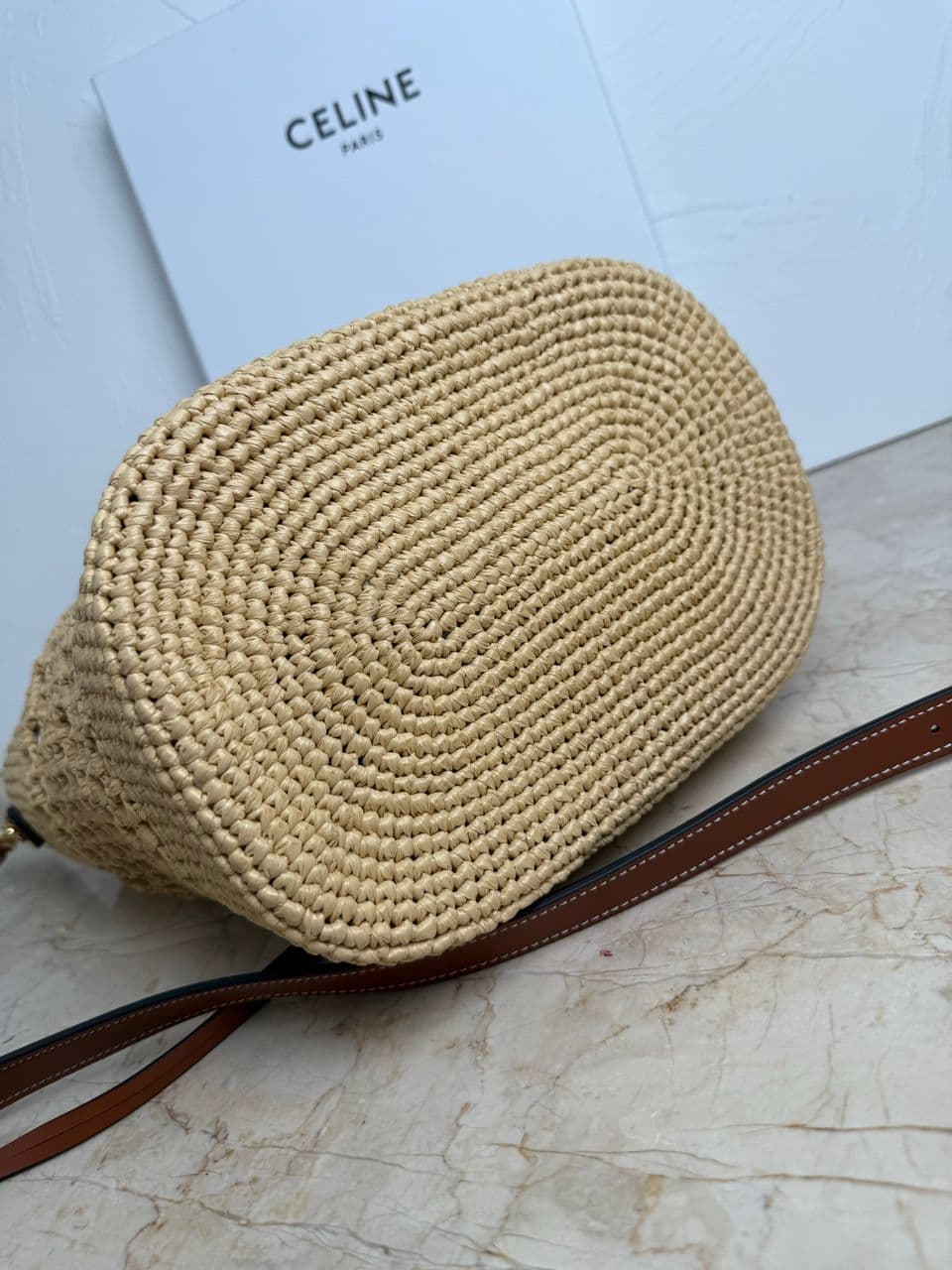 Bolsa Celine Bucket Louise Pequena