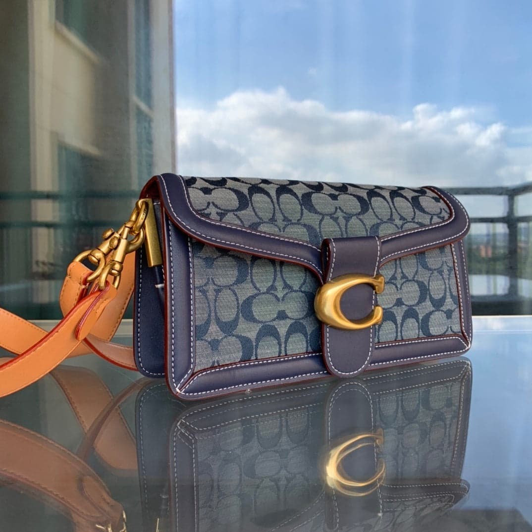 Bolsa Coach Tabby Shoulder Bag 26 in Signature Chambray.