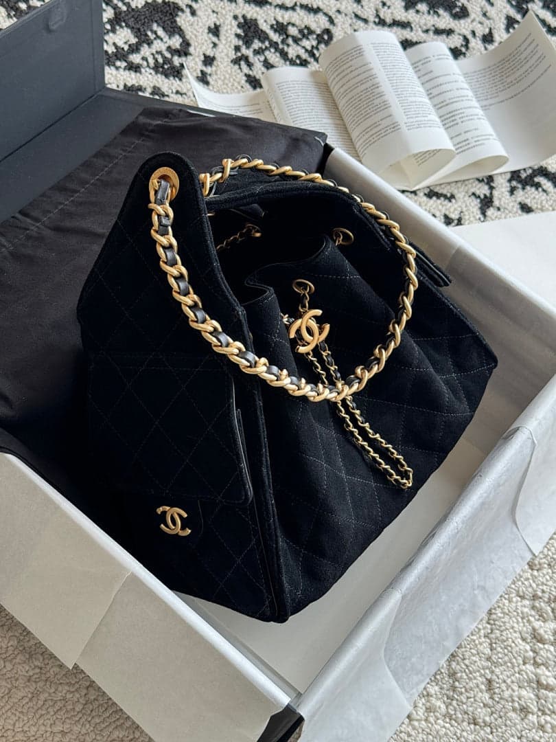 Bolsa Hobo Chanel 25 em camurça Black Small