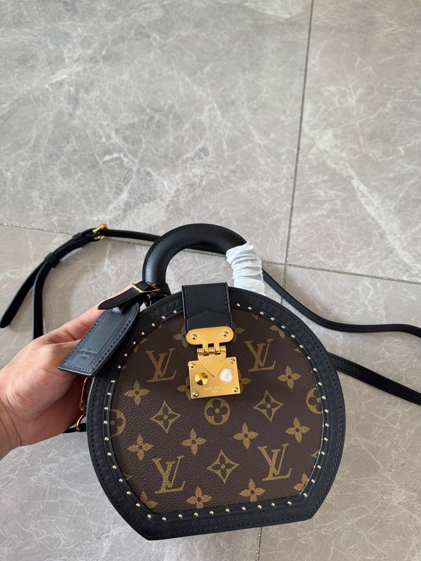 Bolsa Louis Vuitton Boîte Chapeau