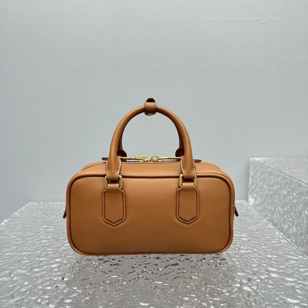 Bolsa Miu Miu Arcadie Leather Bag