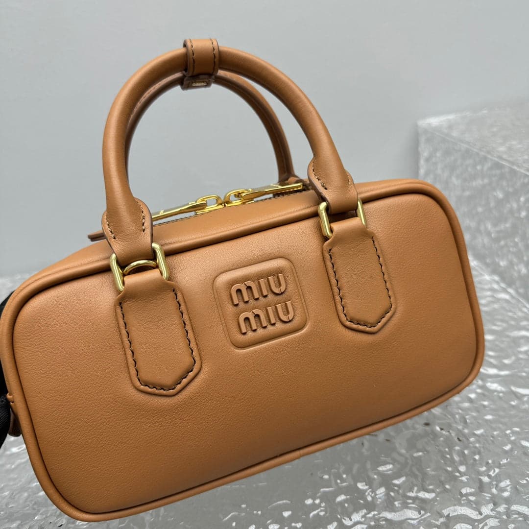 Bolsa Miu Miu Arcadie Leather Bag