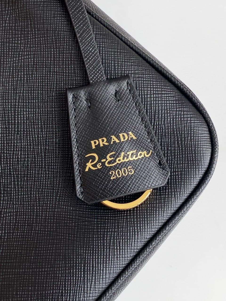 Bolsa Prada Chain Shoulder Bag Couro Preto .