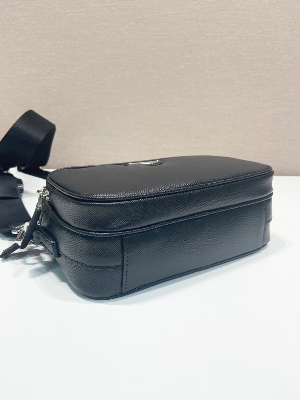 Bolsa de Ombro em Couro Saffiano da Prada
