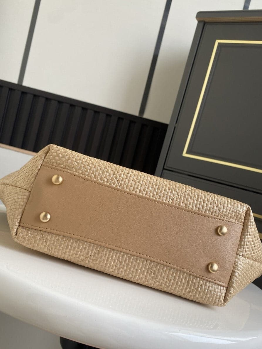 CHANEL Canvas com Efeito em Ráfia