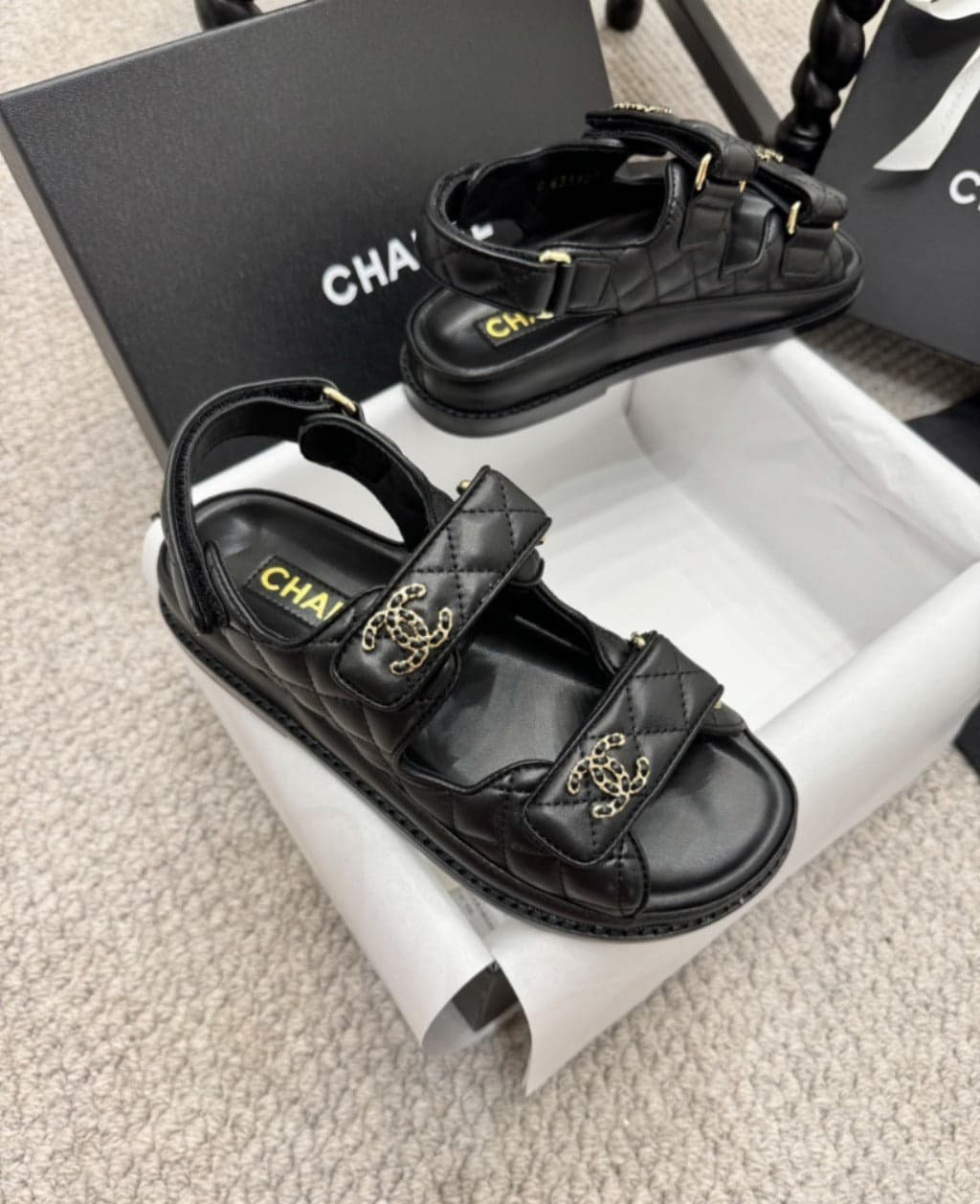 CHANEL Grained Calfskin Velcro Dad Sandals ( Pronta entrega )