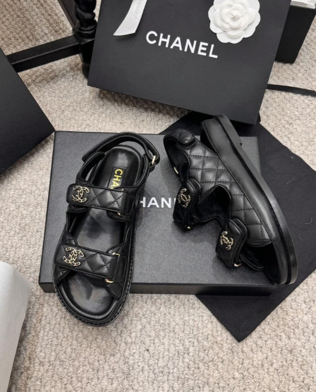 CHANEL Grained Calfskin Velcro Dad Sandals ( Pronta entrega )
