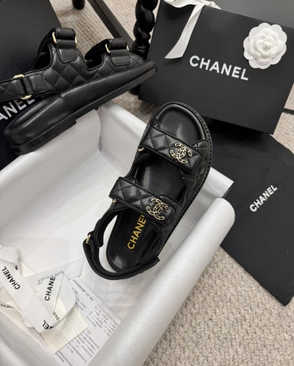 CHANEL Grained Calfskin Velcro Dad Sandals ( Pronta entrega )