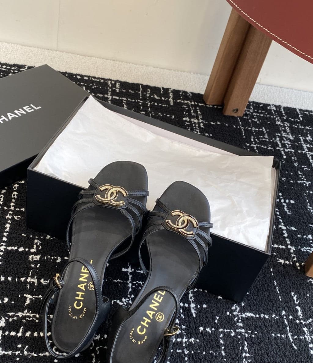 Chanel Interlocking CC Strappy Block Heel Sandal Black. Salto 4,5 cm.