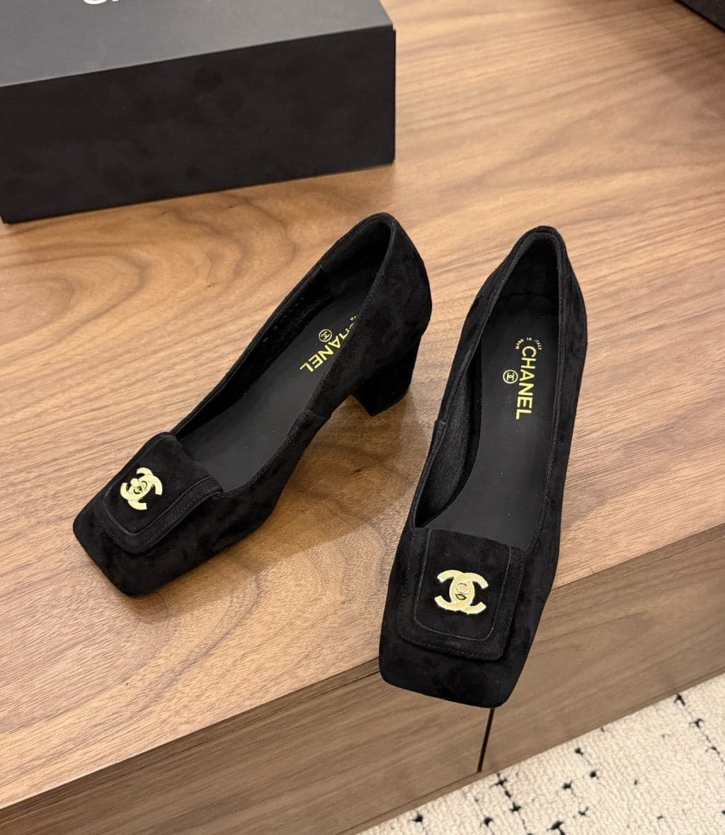 Chanel Blazy Turnlock Pumps Black. Salto 5 cm.