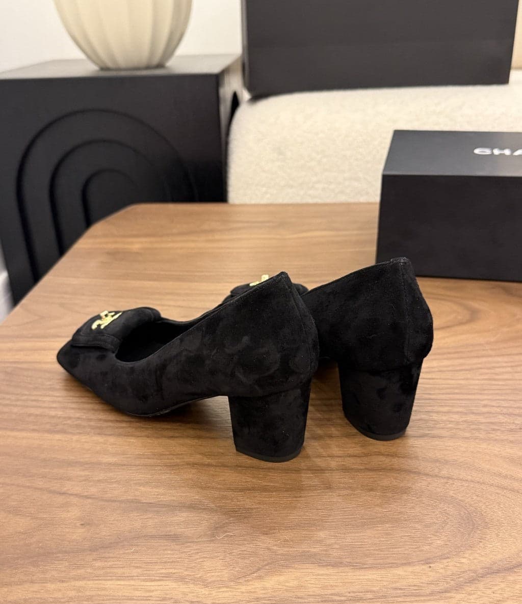 Chanel Blazy Turnlock Pumps Black. Salto 5 cm.