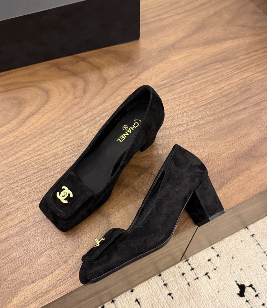 Chanel Blazy Turnlock Pumps Black. Salto 5 cm.