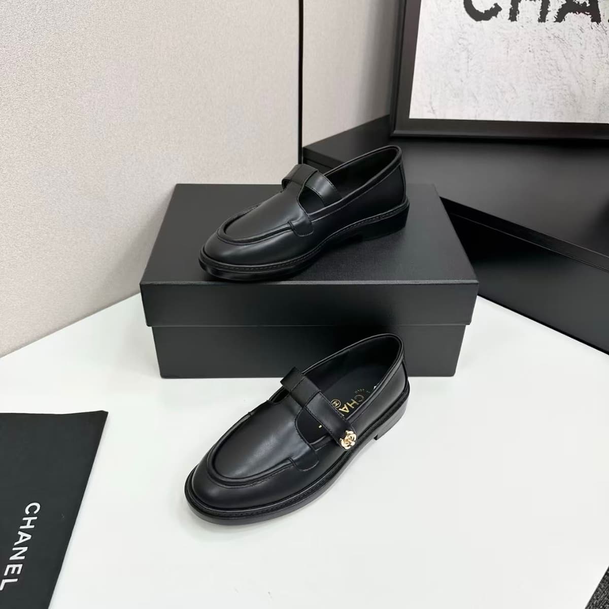 CC Turn-lock diamond-quilted loafers