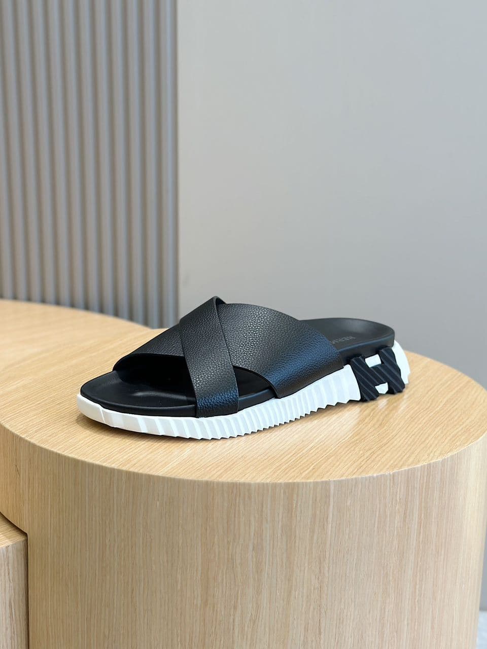 Hermes Sandal Infra Black White. (Pronta entrega)