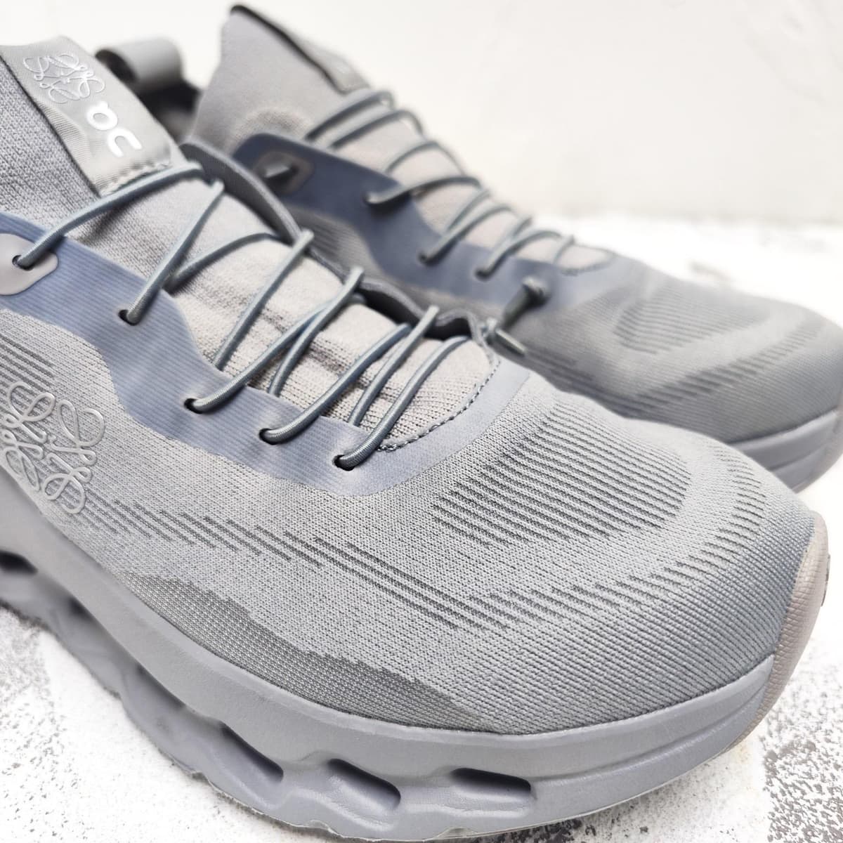LOEWE x On Cloudtilt Grey.